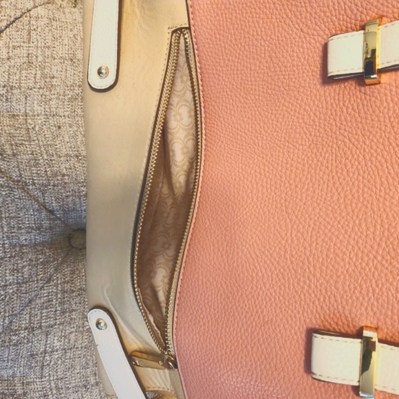 💕 CHARMING CHARLES Purse 💕 - Picture 3 of 10